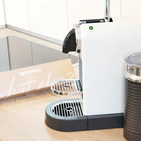 51-7 - Workplace - Netflix - Washer Dryer - Modern Design Apartament *