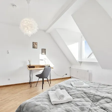 51-7 - Workplace - Netflix - Washer Dryer - Modern Design Apartament *