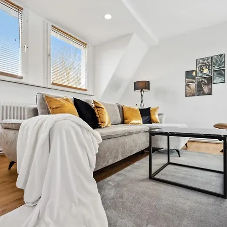 51-7 - Workplace - Netflix - Washer Dryer - Modern Design *