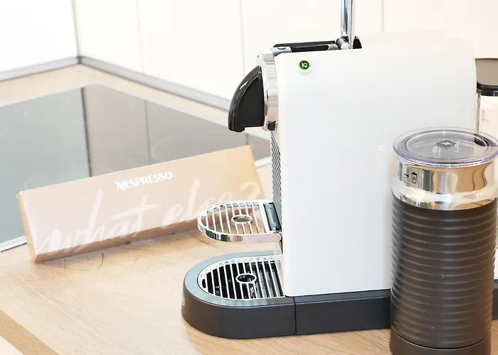 51-7 - Workplace - Netflix - Washer Dryer - Modern Design Lejlighed *