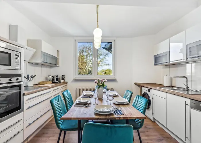 51-7 - Workplace - Netflix - Washer Dryer - Modern Design *