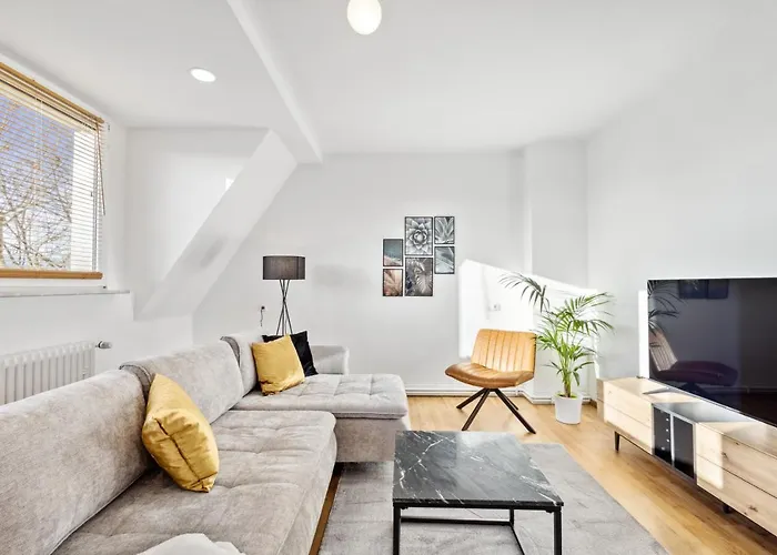 51-7 - Workplace - Netflix - Washer Dryer - Modern Design Lejlighed