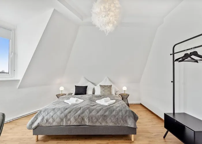 51-7 - Workplace - Netflix - Washer Dryer - Modern Design