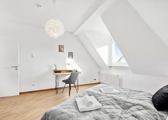 51-7 - Workplace - Netflix - Washer Dryer - Modern Design Lejlighed *